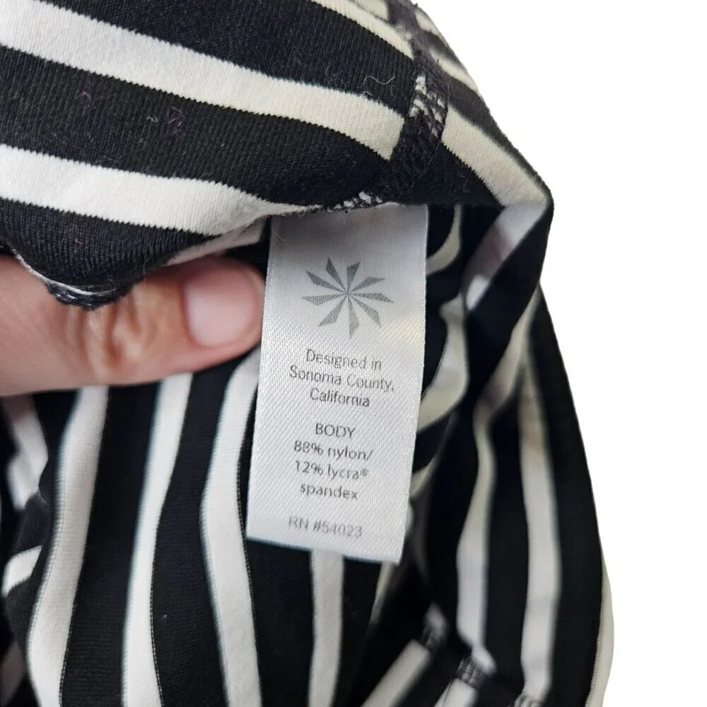 Athleta XS Black & White Striped Cropped Leggings - Yoga‎ Pants